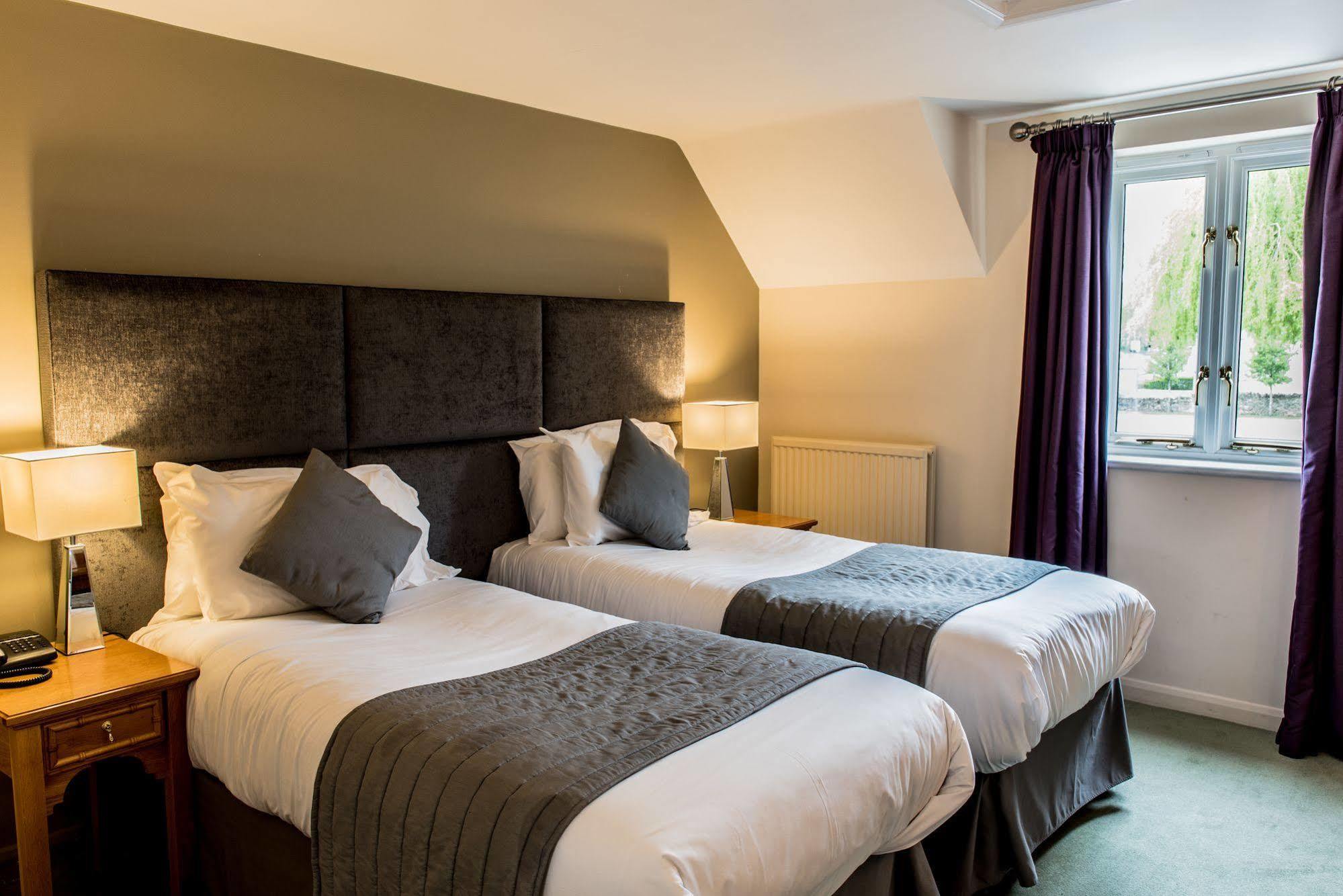 The Crown Of Crucis Country Inn And Hotel Cirencester Exterior foto